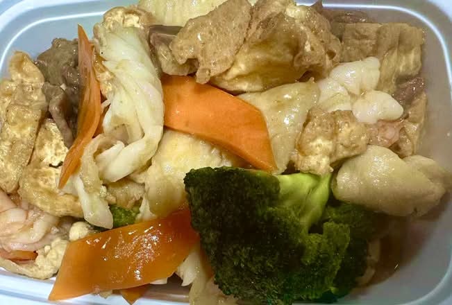 D30八珍豆腐 / Assorted Meat with Fried Tofu